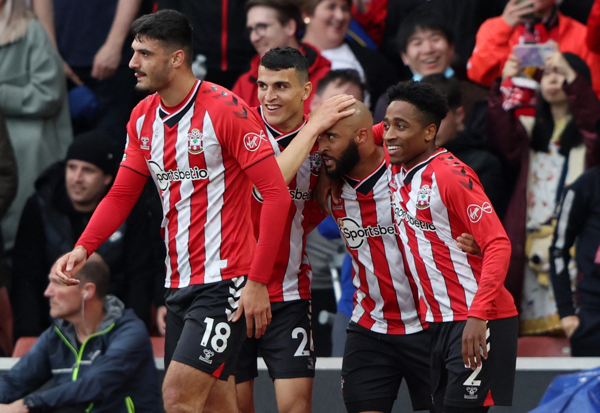 [德甲]主力后卫病倒一片 多特主场无奈“服药”