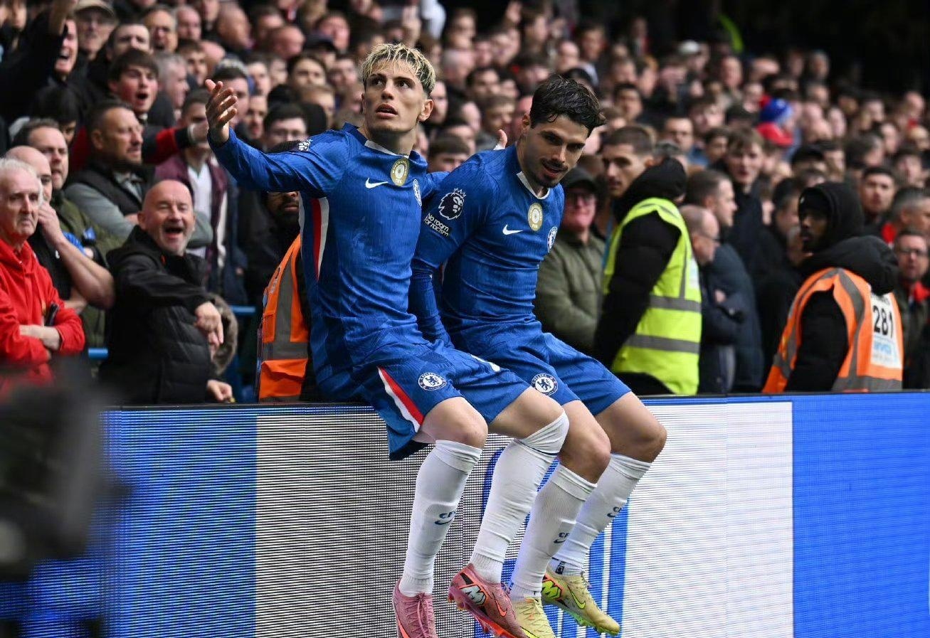 [NBA]东契奇再进神奇球 随手一撂打成2+1