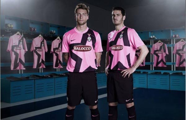 [NBA]邓恩篮下推翻东契奇 双方球员爆发冲突