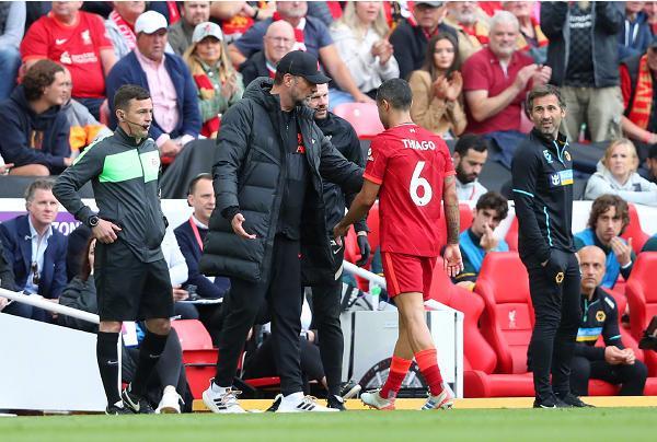 又是右膝韧带扭伤！又要缺阵6周！快船官宣伤情，祖巴茨太难了